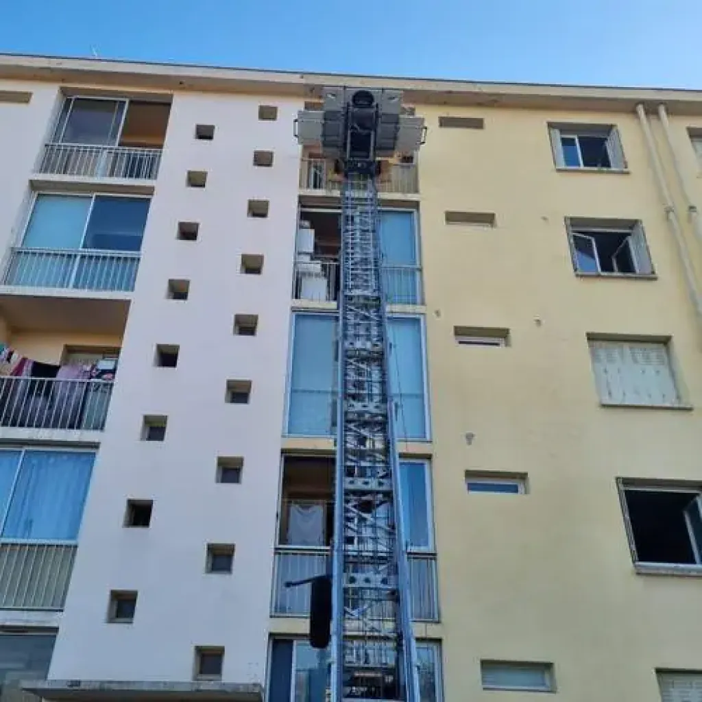 Location monte meuble et monte matériaux pour entreprise à Toulouse