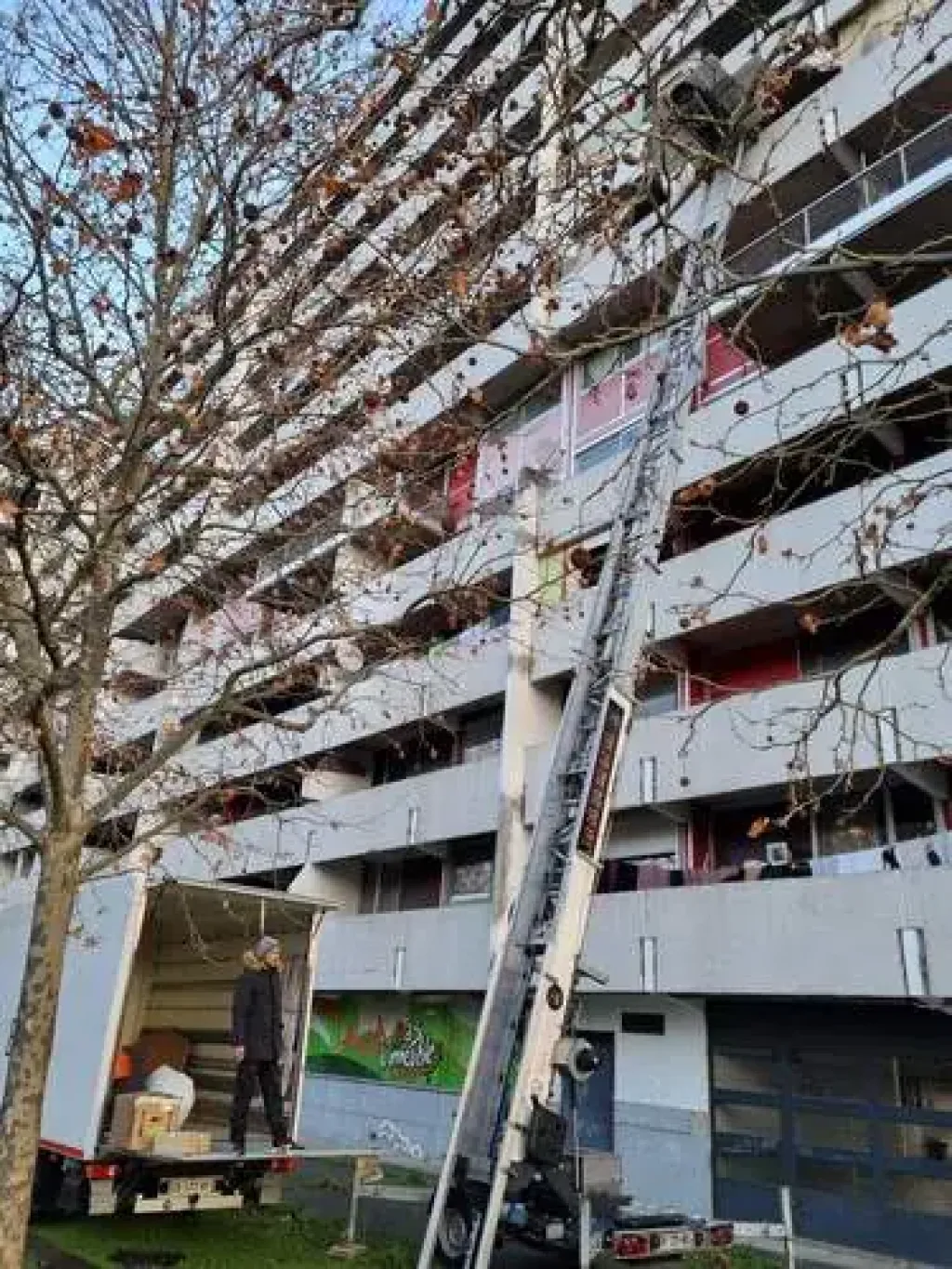 Location d'un monte meuble pour un déménagement en hauteur