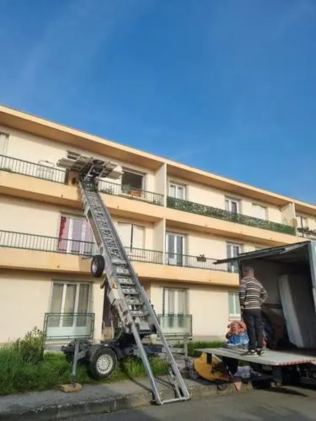 Monte-charge en location à Toulouse