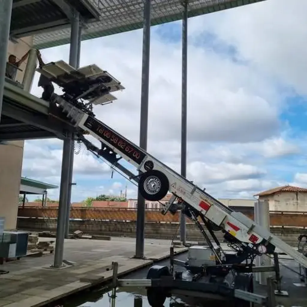 Location d'un monte matériaux pour professionnels du bâtiment à Toulouse