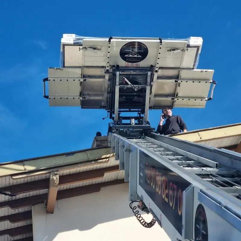 Monte charge pour faciliter l'installation de panneaux solaires à St Gaudens